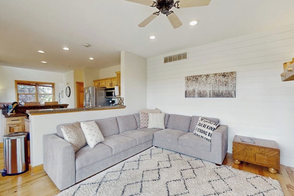 Photo of Livingroom in Grand Elk Ranch