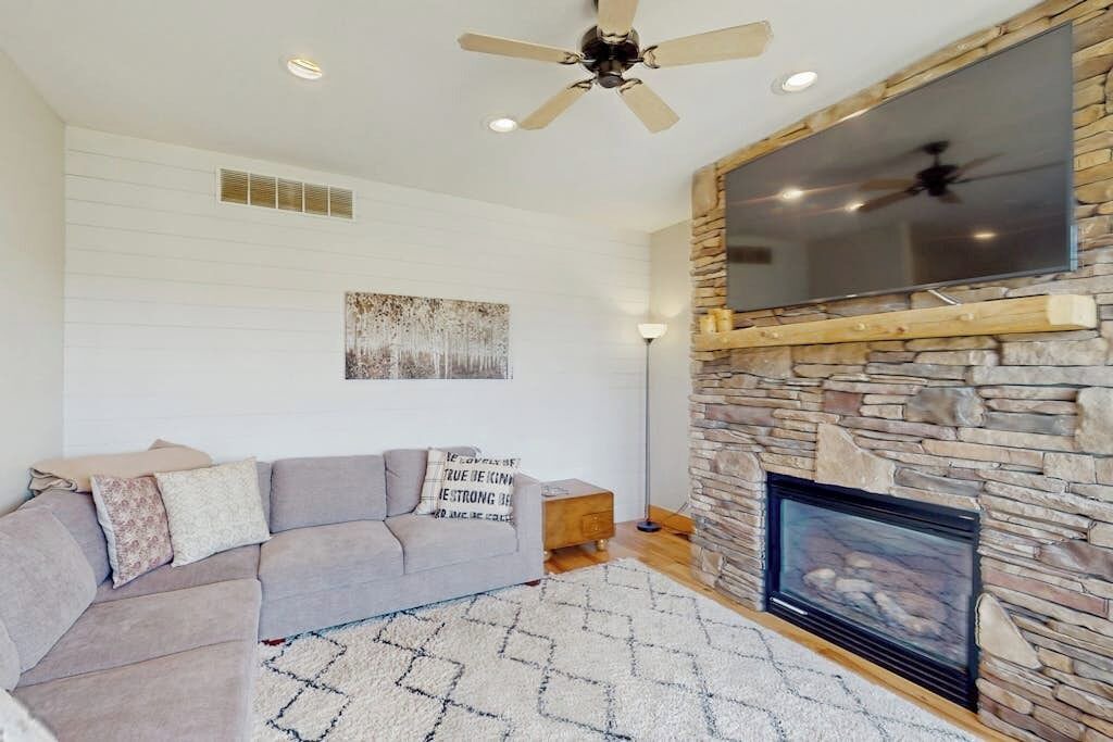 Photo of Livingroom in Grand Elk Ranch