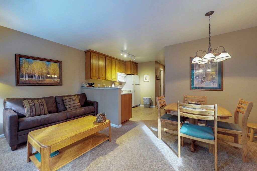 Photo of Livingroom in Four O'Clock