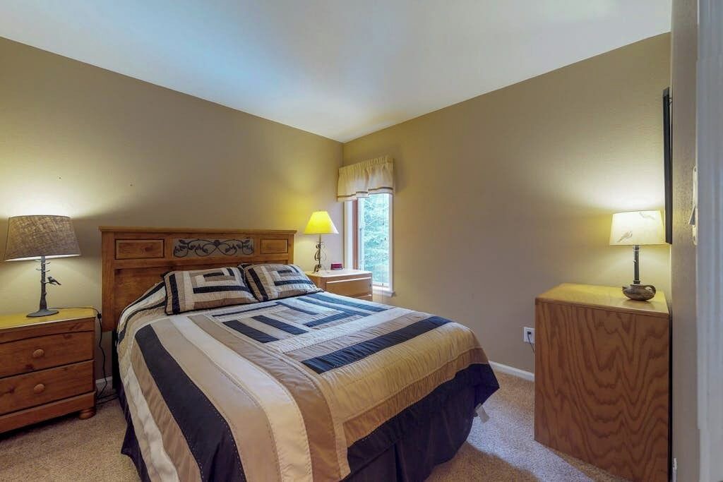 Photo of Bedroom in Four O'Clock