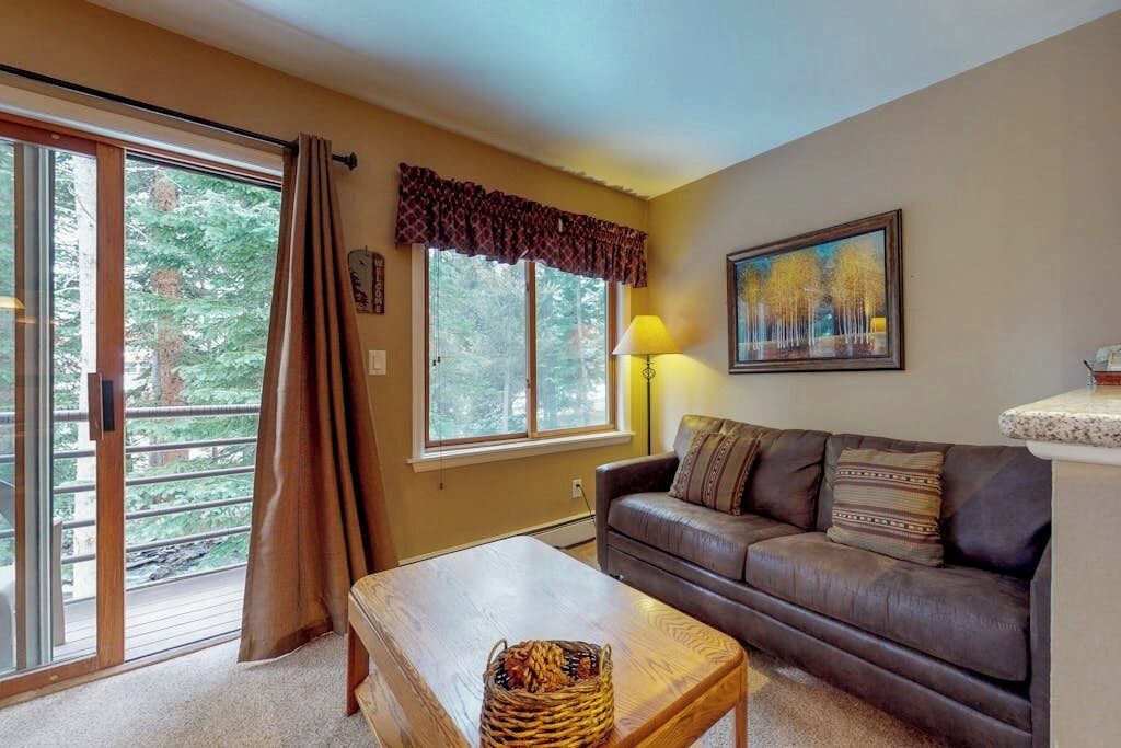 Photo of Livingroom in Four O'Clock
