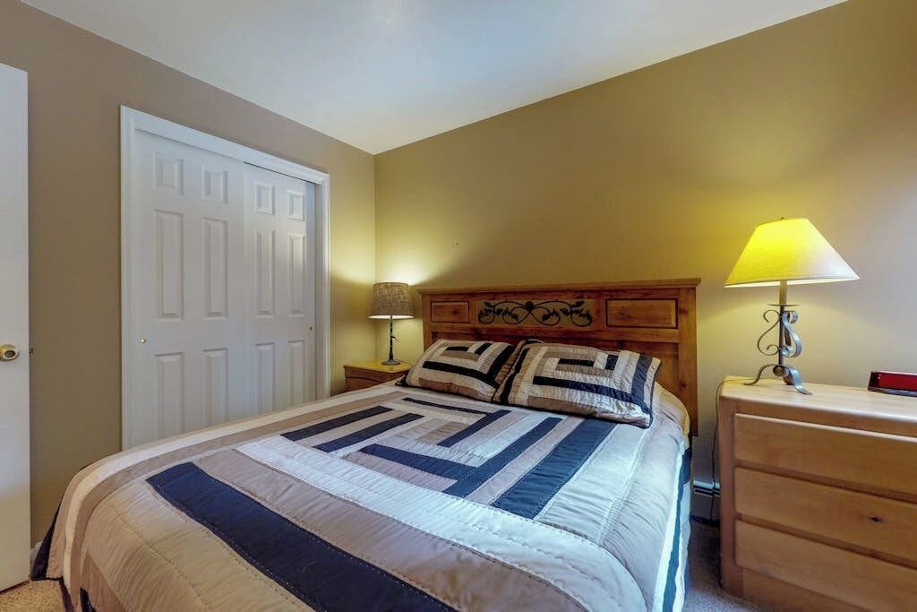 Photo of Bedroom in Four O'Clock