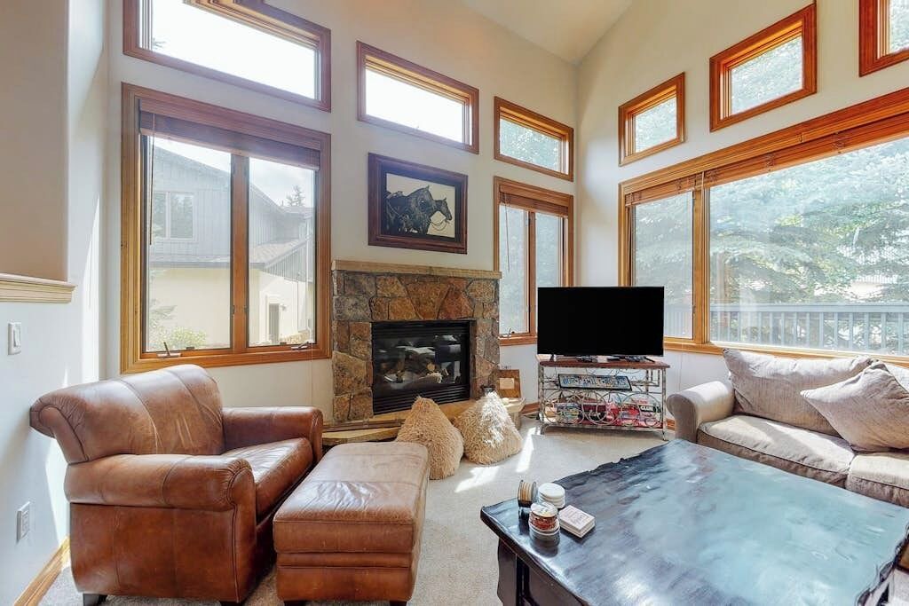 Photo of Livingroom in Edwards