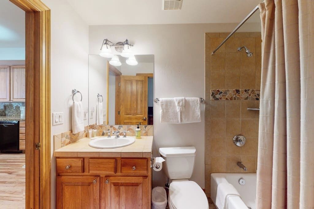 Photo of Bathroom in Edwards