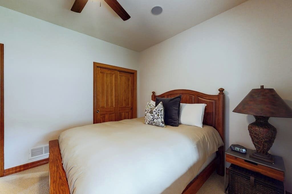 Photo of Bedroom in Edwards