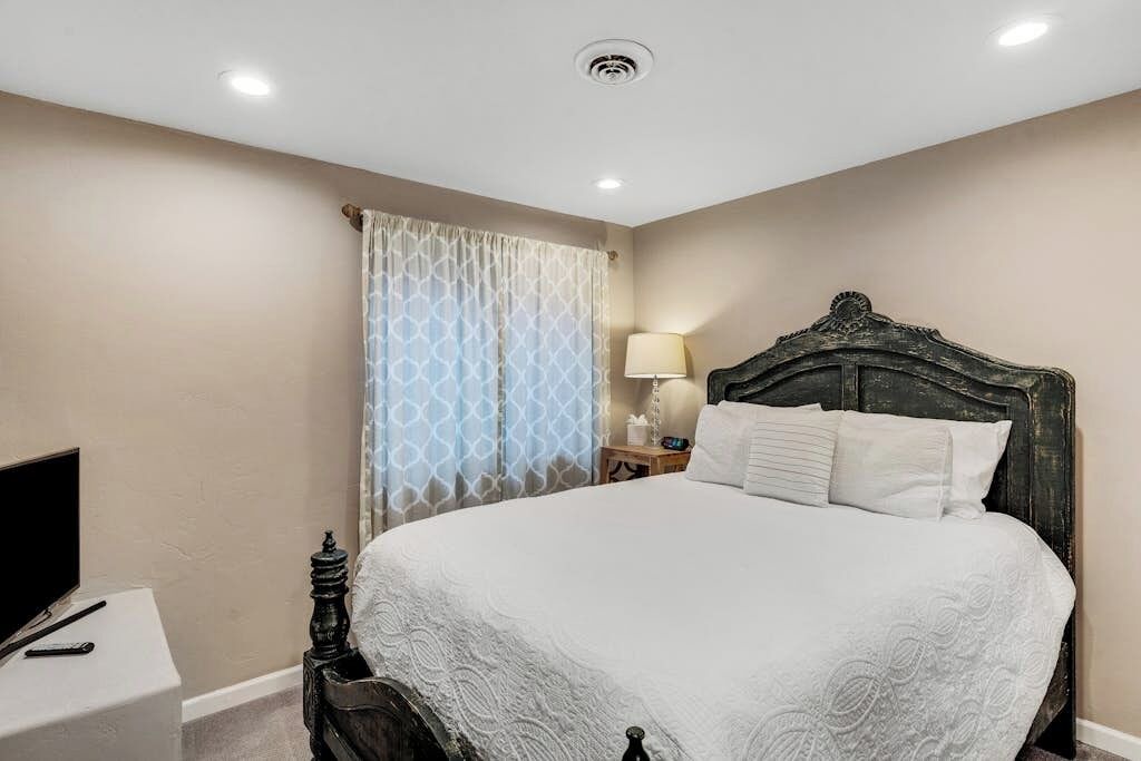 Photo of Bedroom in Edwards