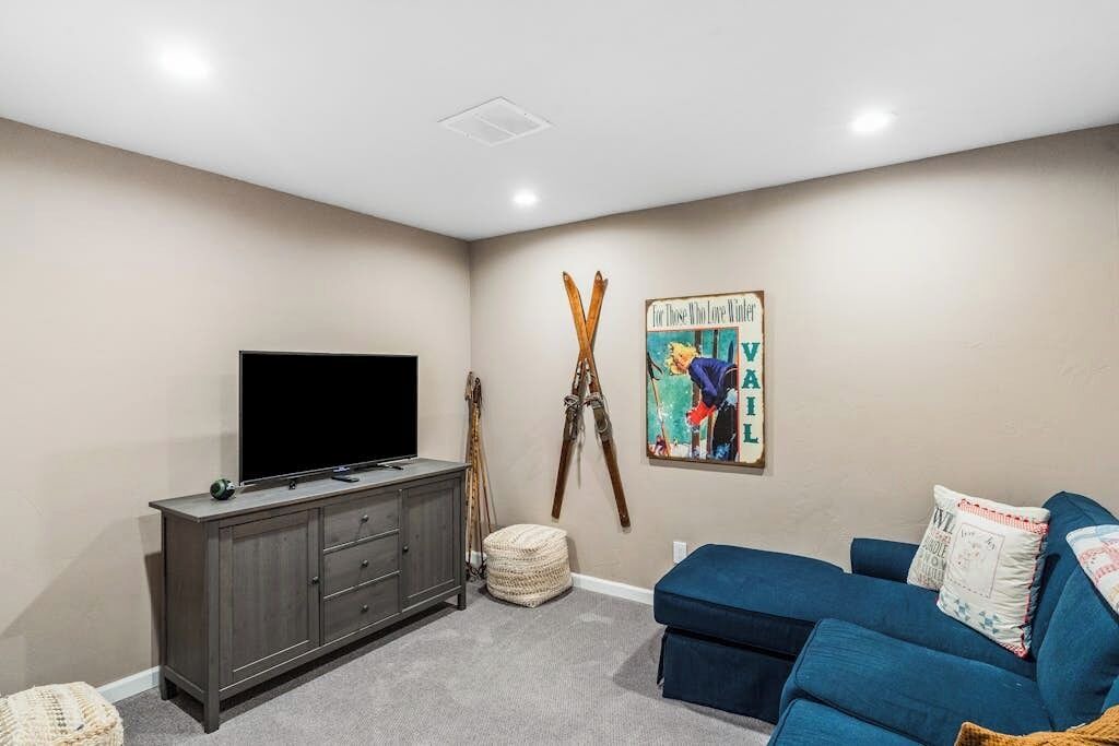 Photo of Livingroom in Edwards