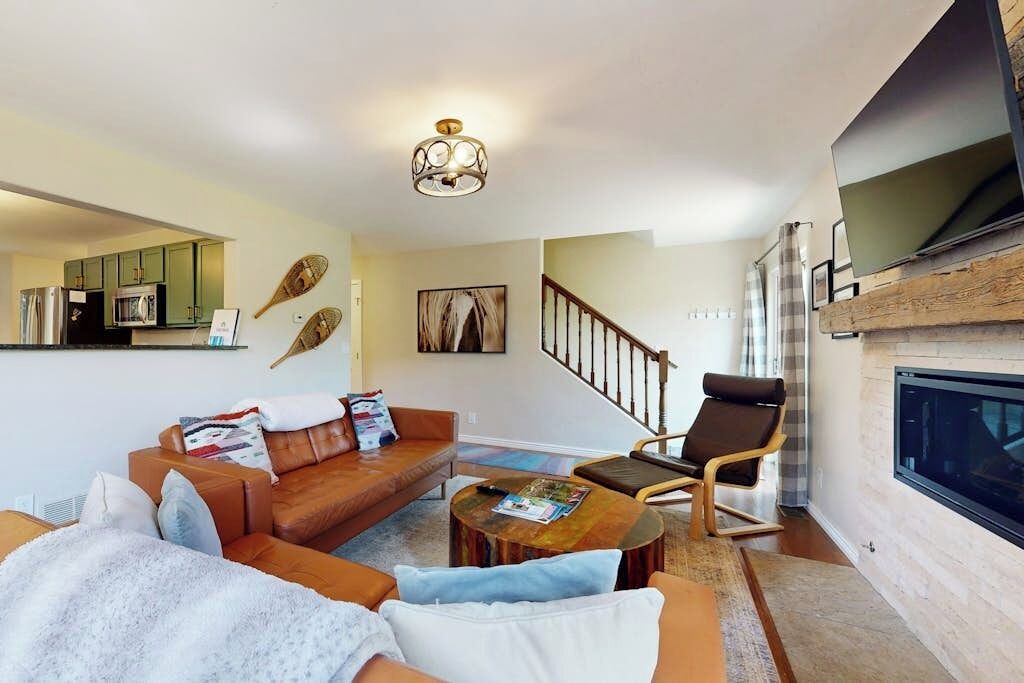 Photo of Livingroom in Edwards