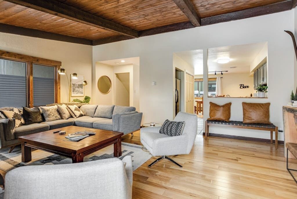 Photo of Livingroom in Intermountain