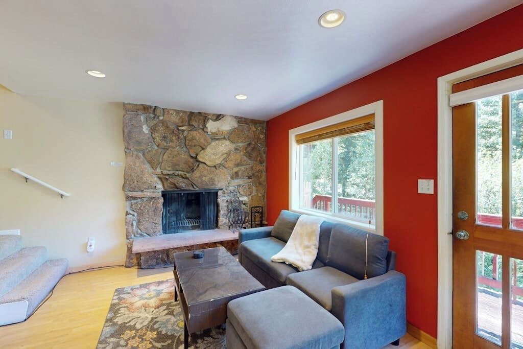 Photo of Livingroom in Intermountain
