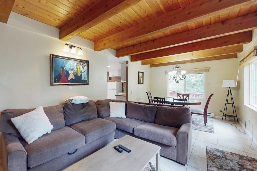 Photo of Livingroom in Intermountain