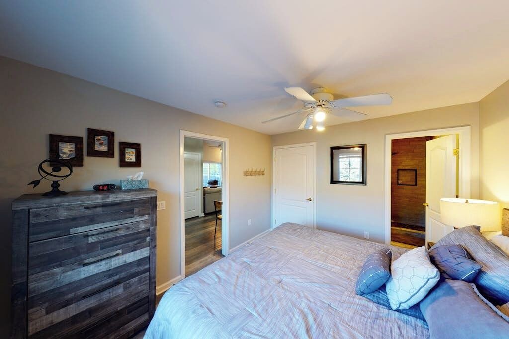 Photo of Bedroom in Edwards