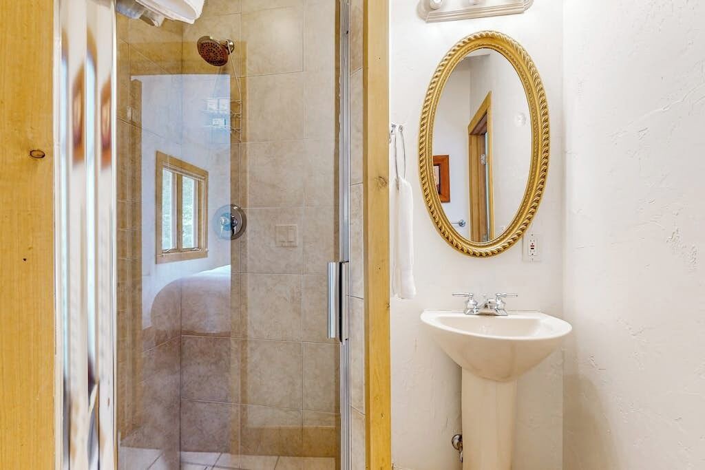 Photo of Bathroom in Highland Meadows