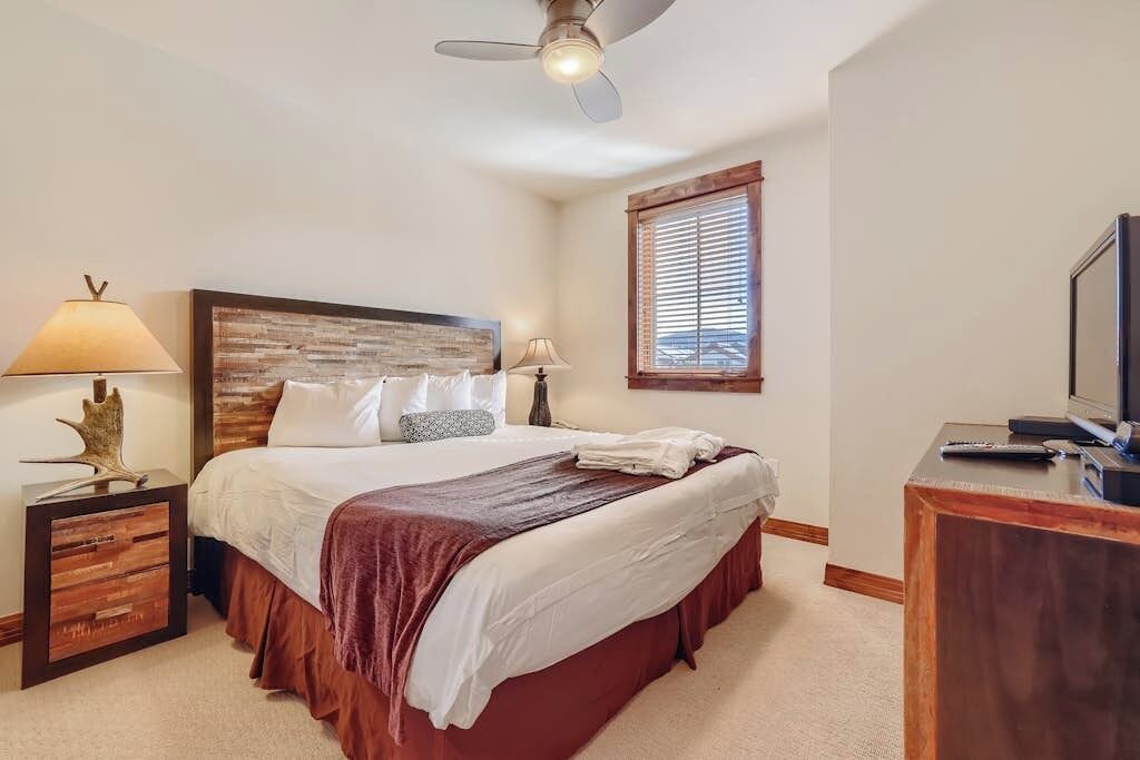 Photo of Bedroom in Four O'Clock