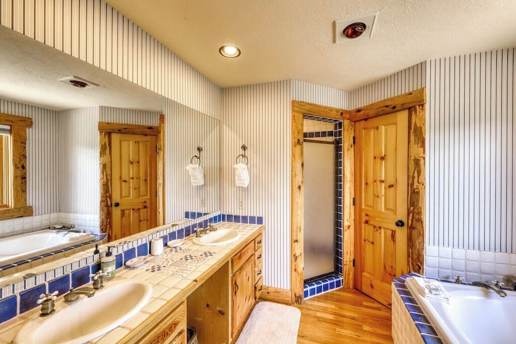 Photo of Bathroom in Baldy Mountain