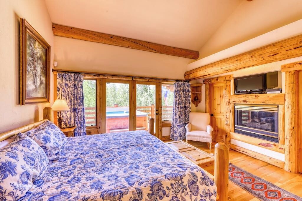 Photo of Bedroom in Baldy Mountain