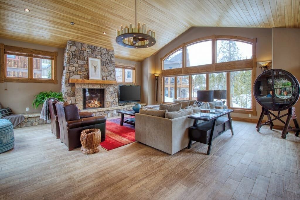 Photo of Livingroom in Warrior's Mark West