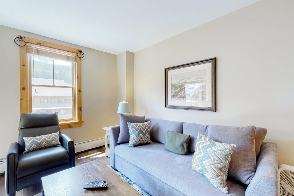 Photo of Livingroom in River Run