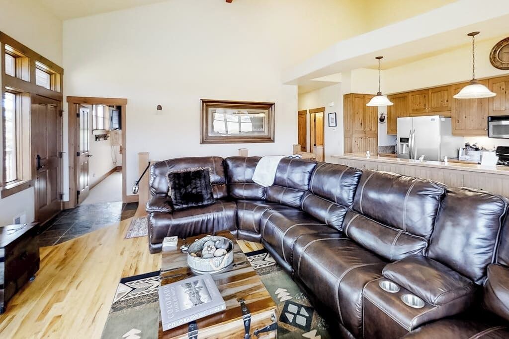 Photo of Livingroom in Grand Elk Ranch