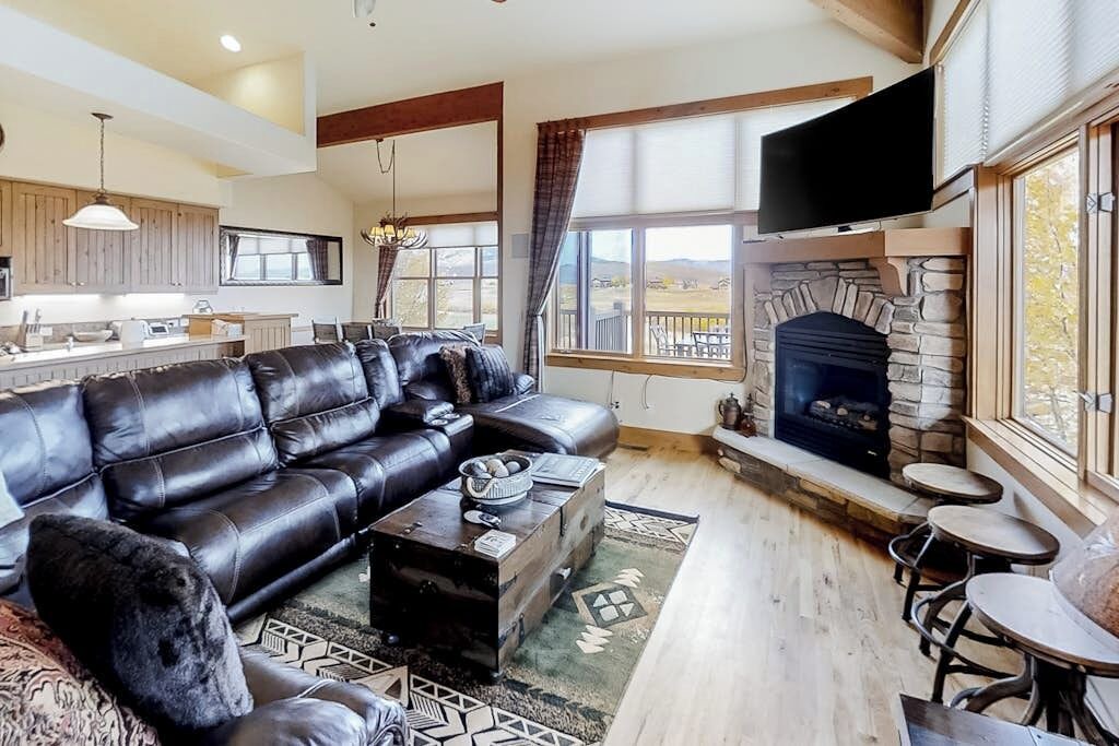 Photo of Livingroom in Grand Elk Ranch