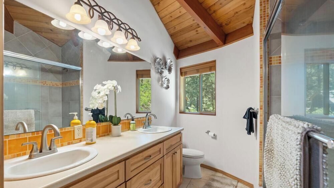 Photo of Bathroom in Forest Lakes