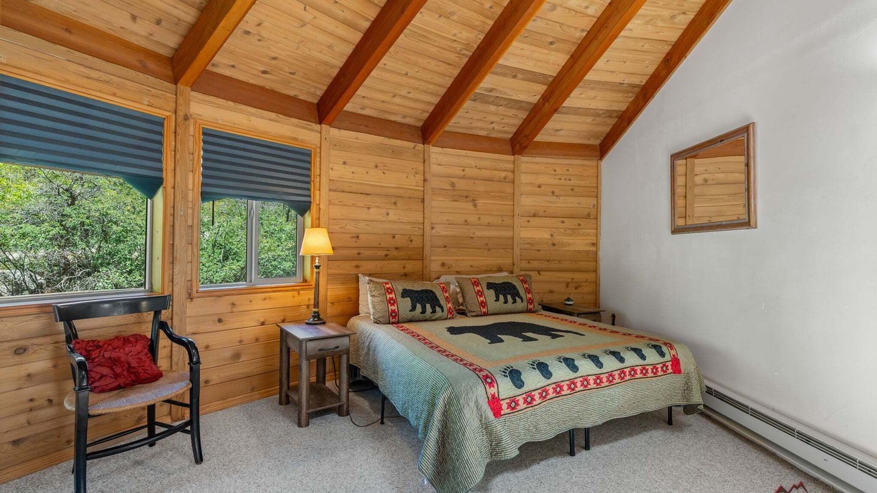 Photo of Bedroom in Forest Lakes