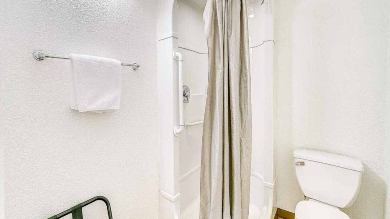 Photo of Bathroom in Dupont