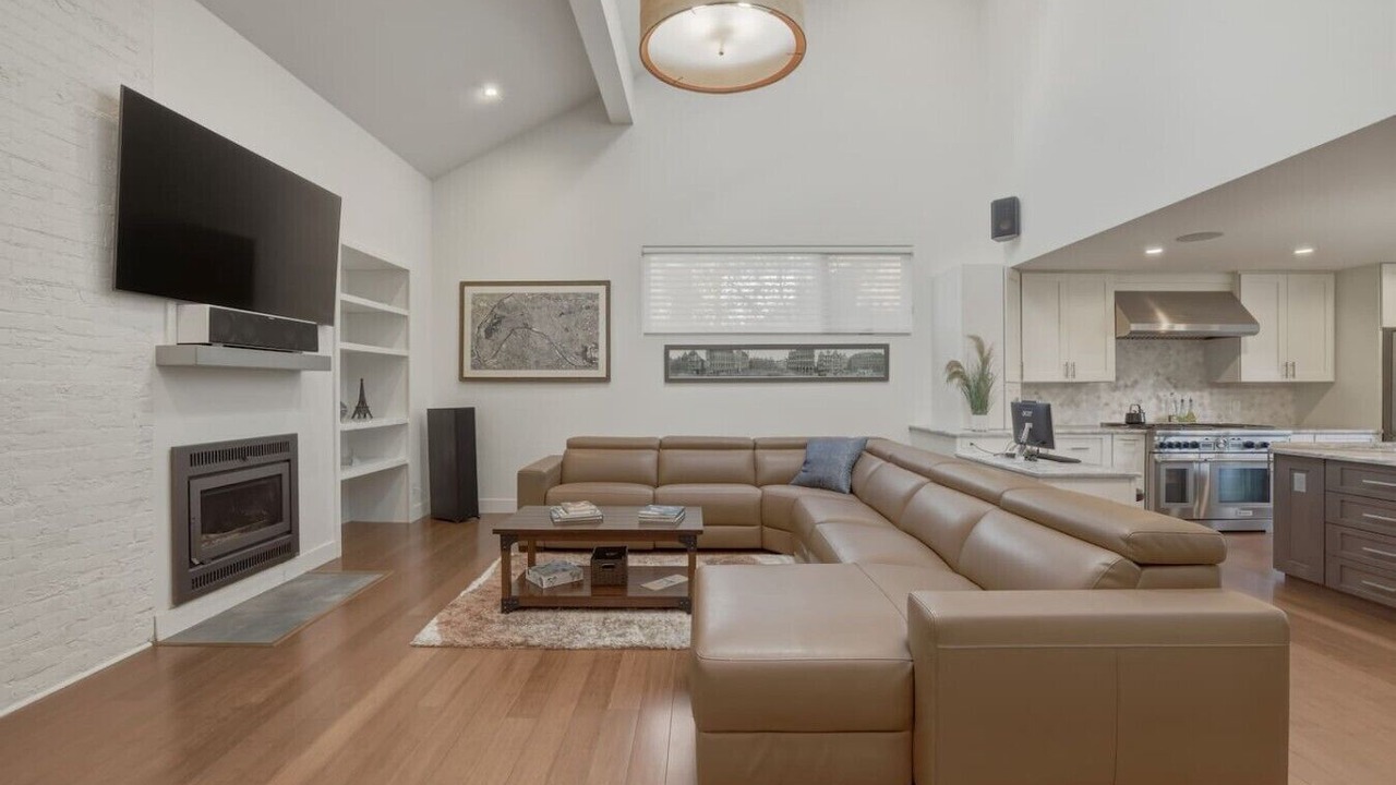 Photo of Livingroom in Winding Trail