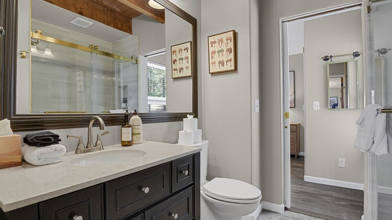 Photo of Bathroom in Rainbow Valley
