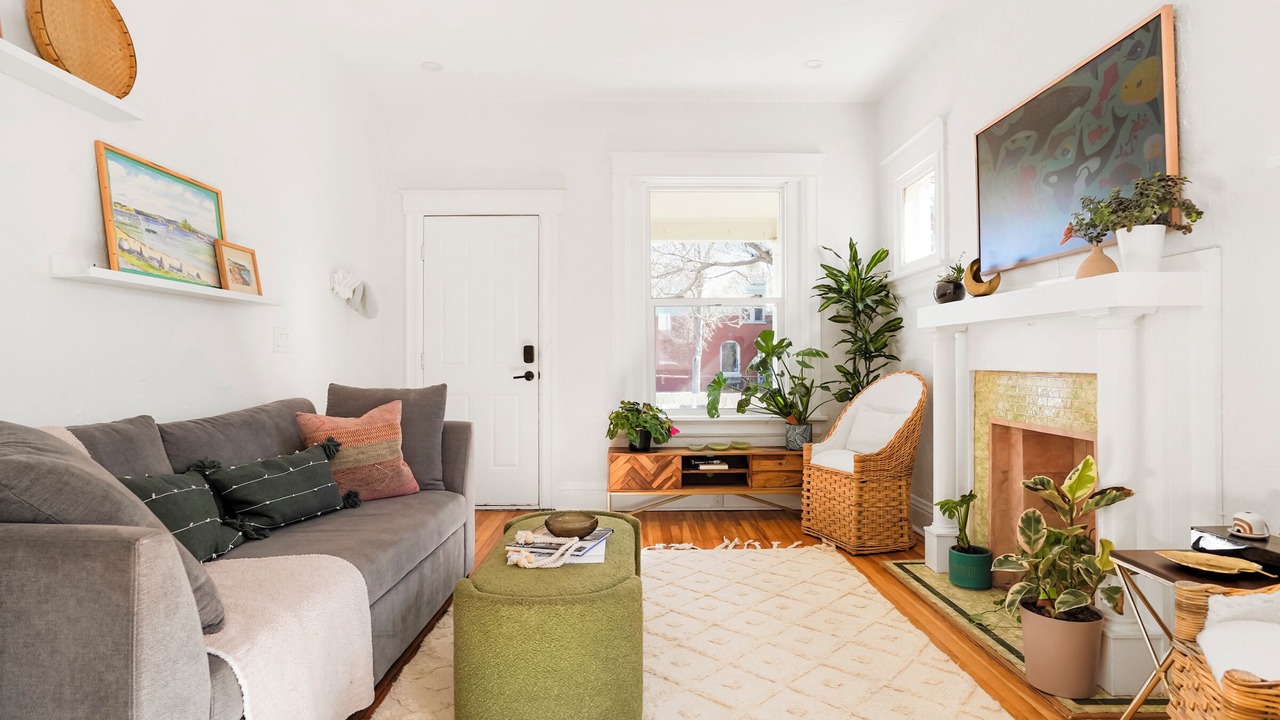 Photo of Livingroom in Cole