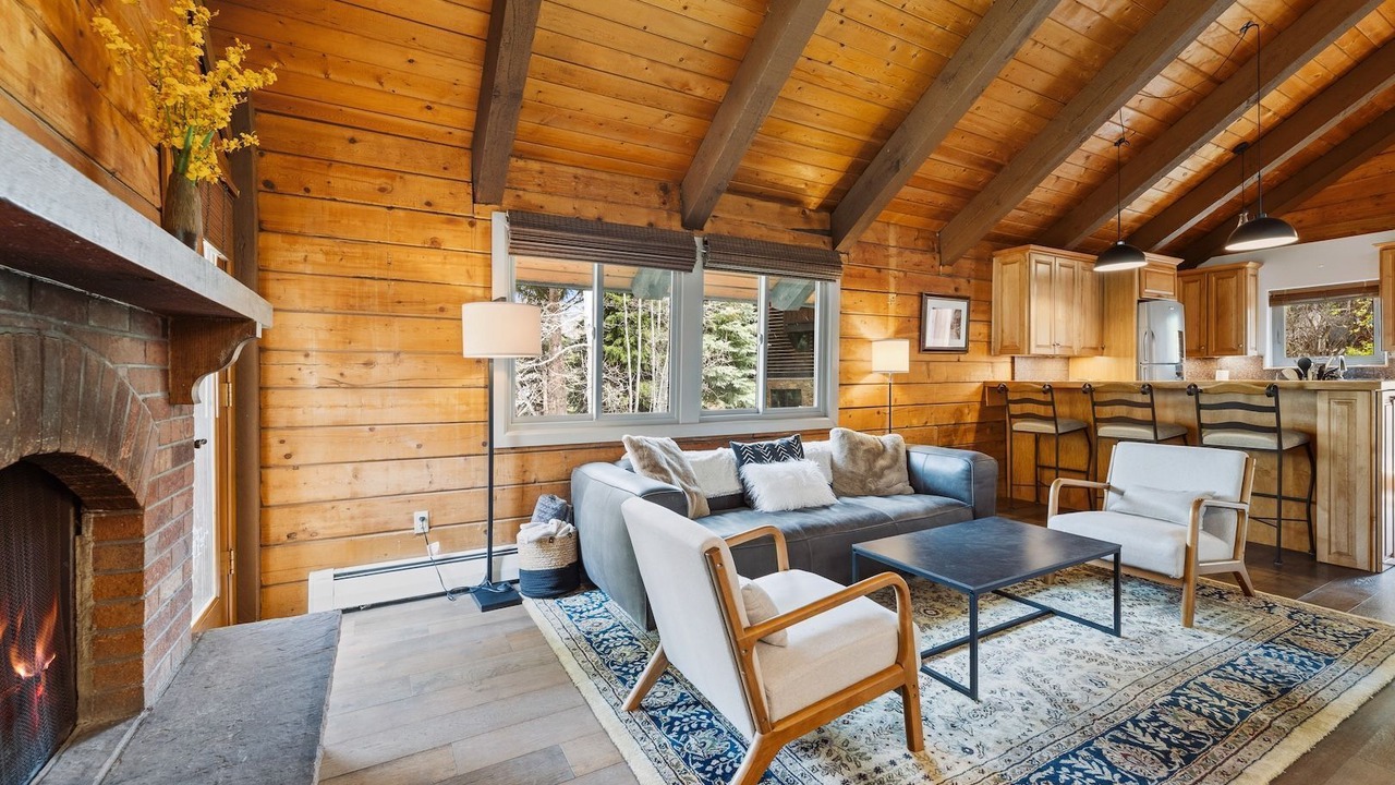 Photo of Livingroom in Intermountain