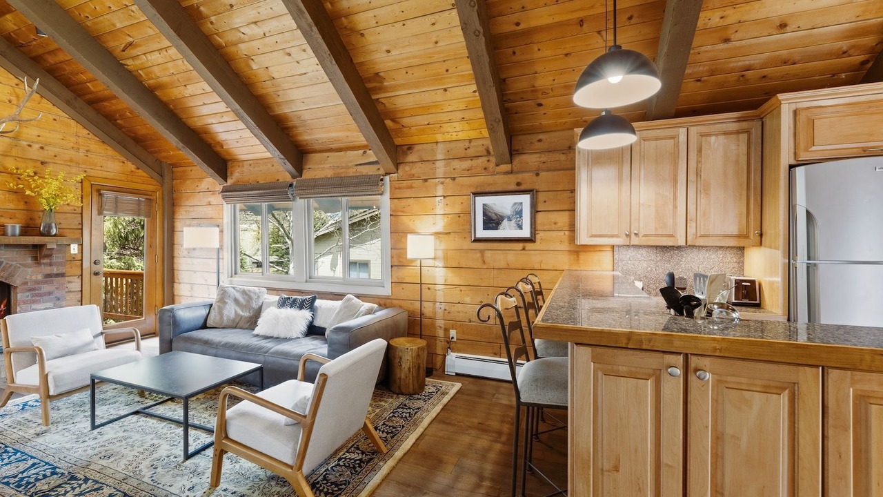 Photo of Livingroom in Intermountain