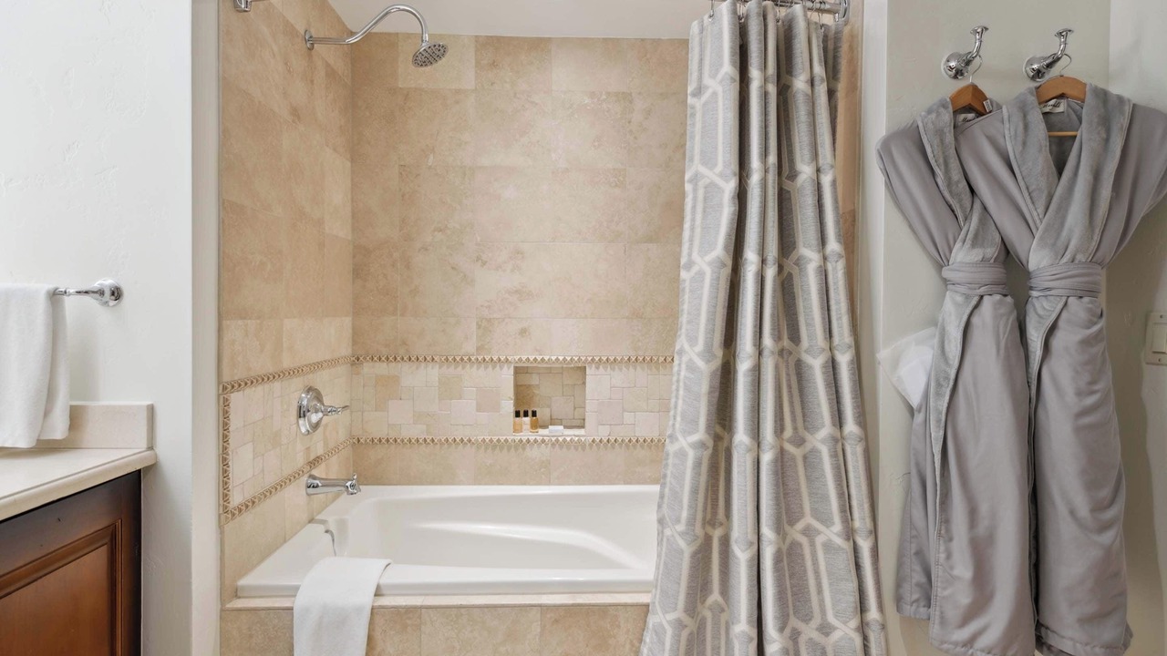 Photo of Bathroom in Highlands Townhomes