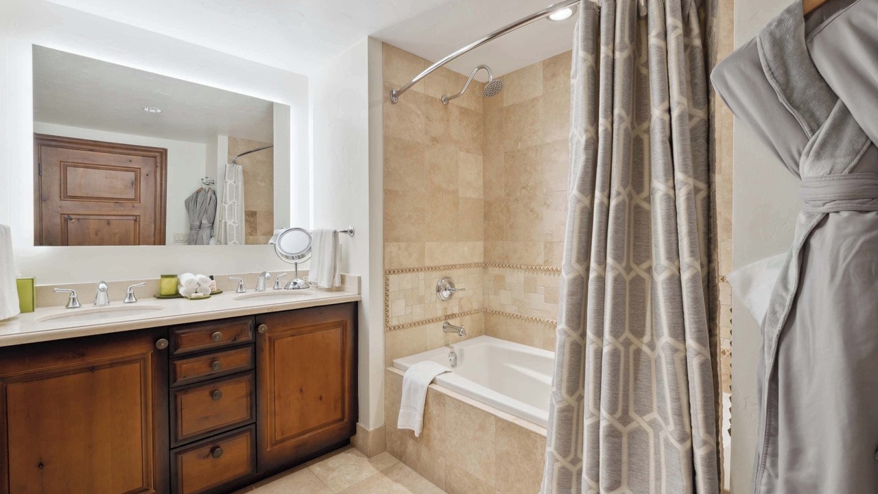Photo of Bathroom in Highlands Townhomes