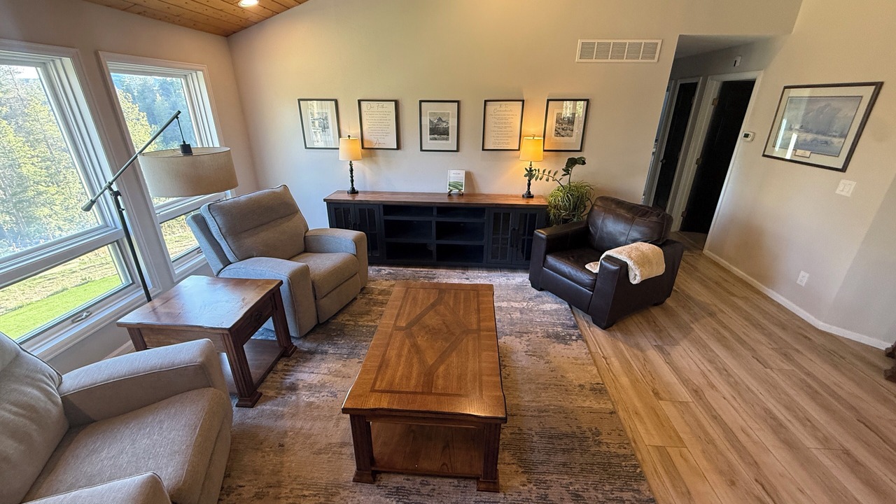 Photo of Livingroom in Pleasant Park Corridor