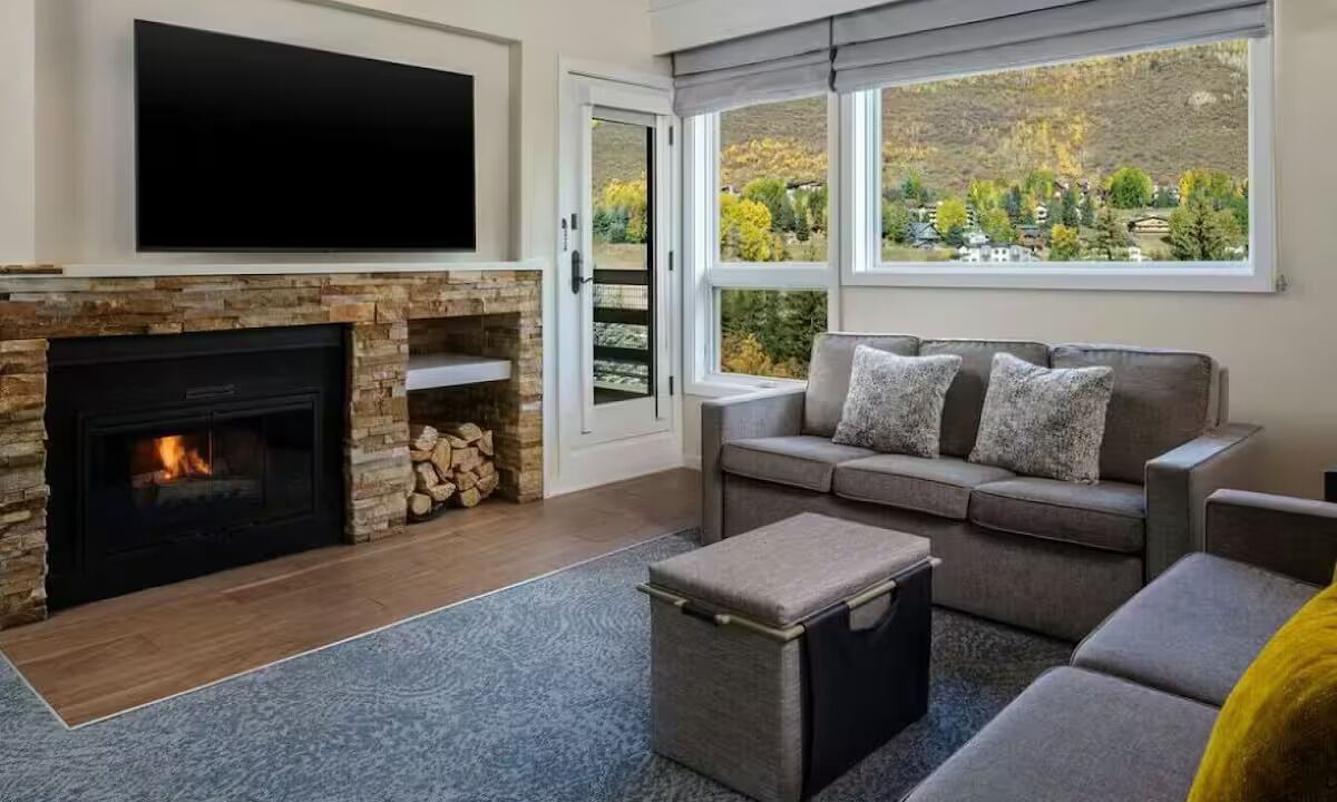 Photo of Livingroom in Highland Meadows