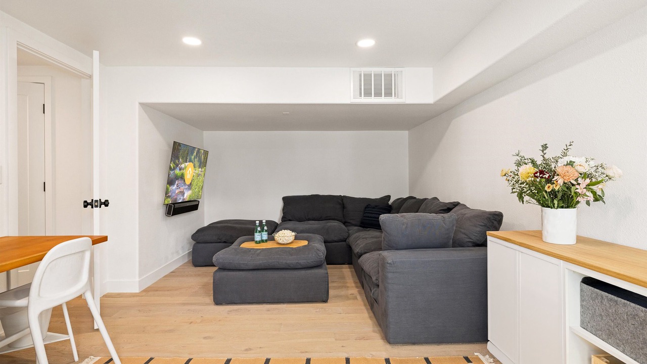 Photo of Livingroom in North Boulder