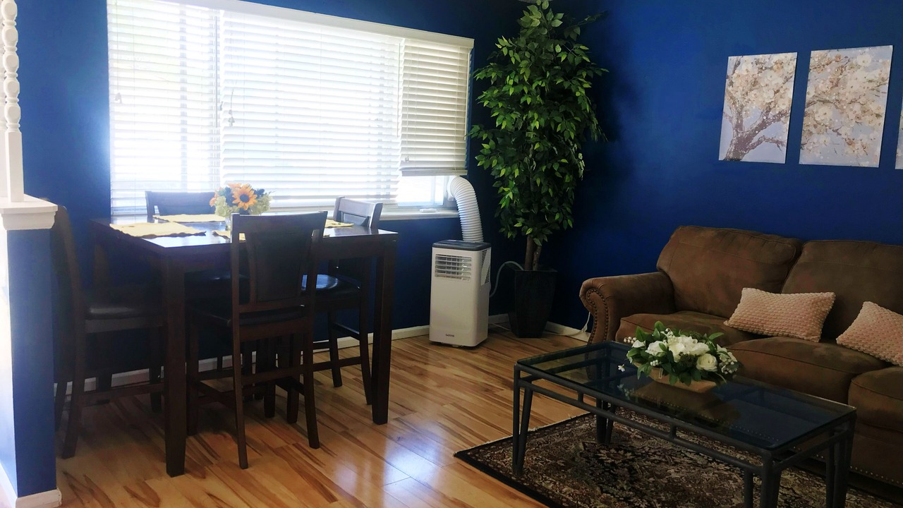 Photo of Livingroom in North Central Westminster