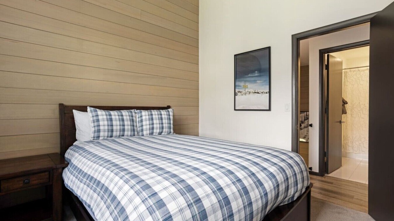 Photo of Bedroom in Edwards