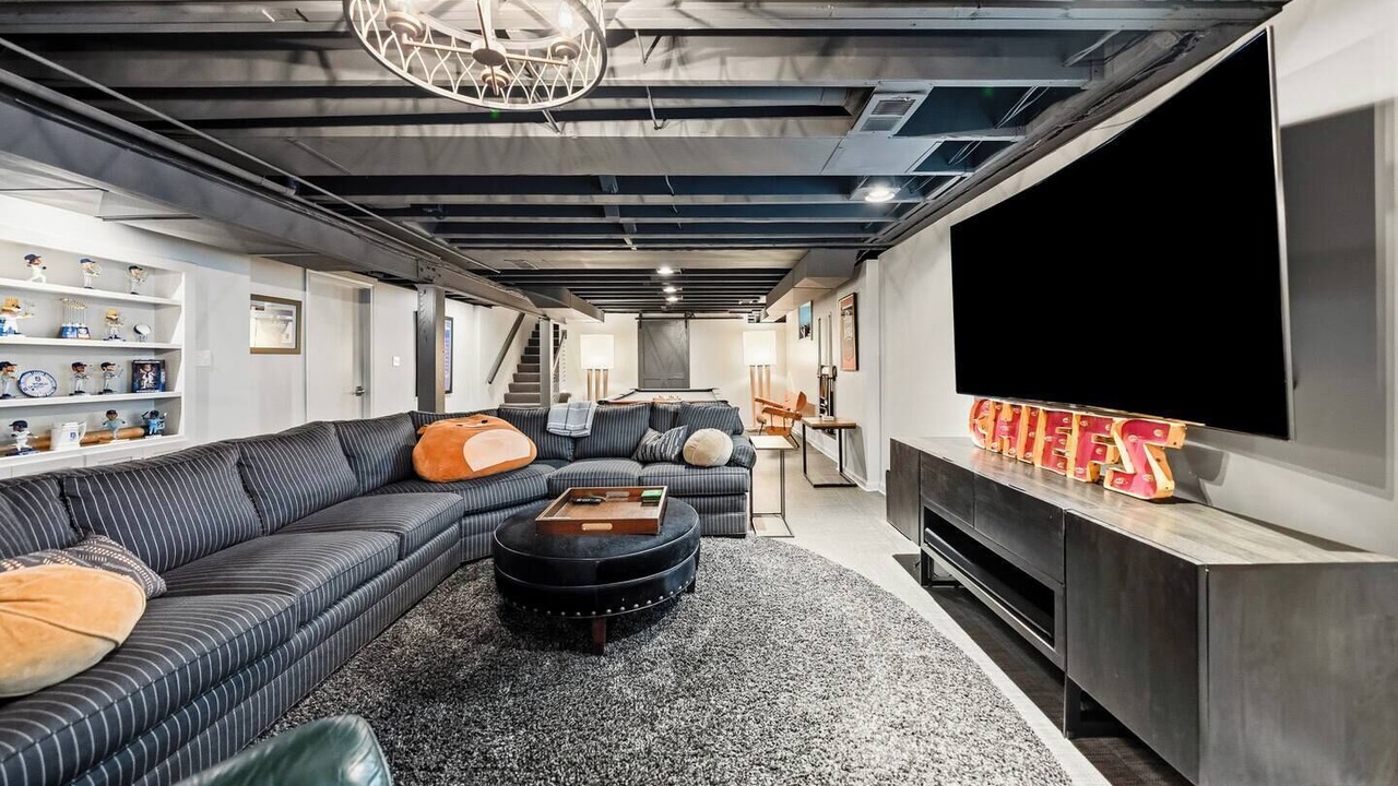 Photo of Livingroom in Prairie Village