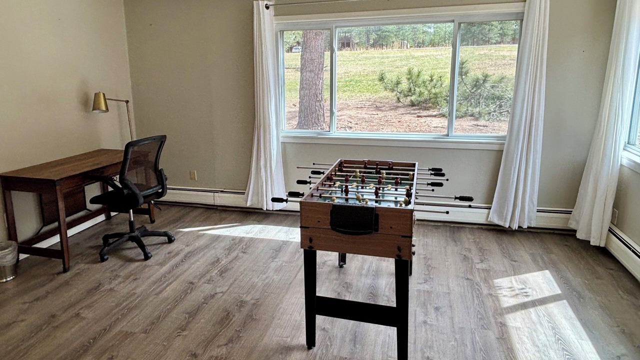 Photo of Bedroom in Evergreen Meadows