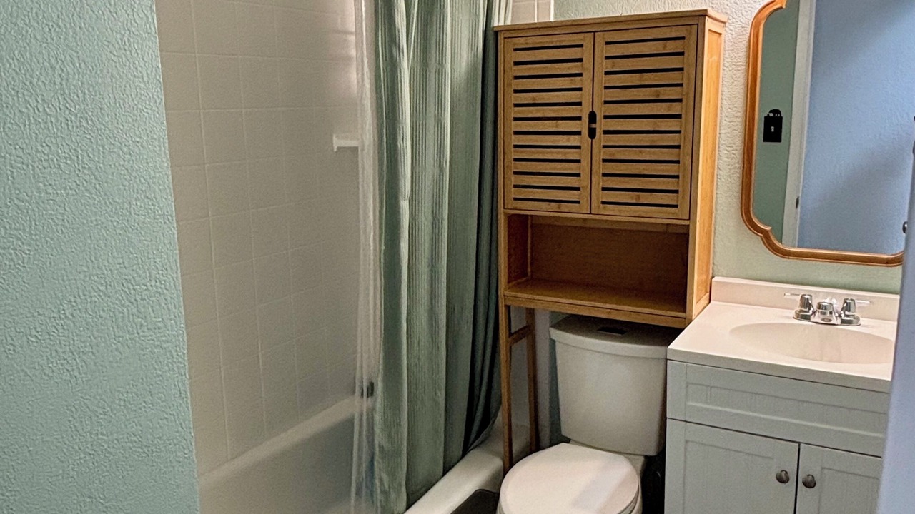 Photo of Bathroom in Evergreen Meadows