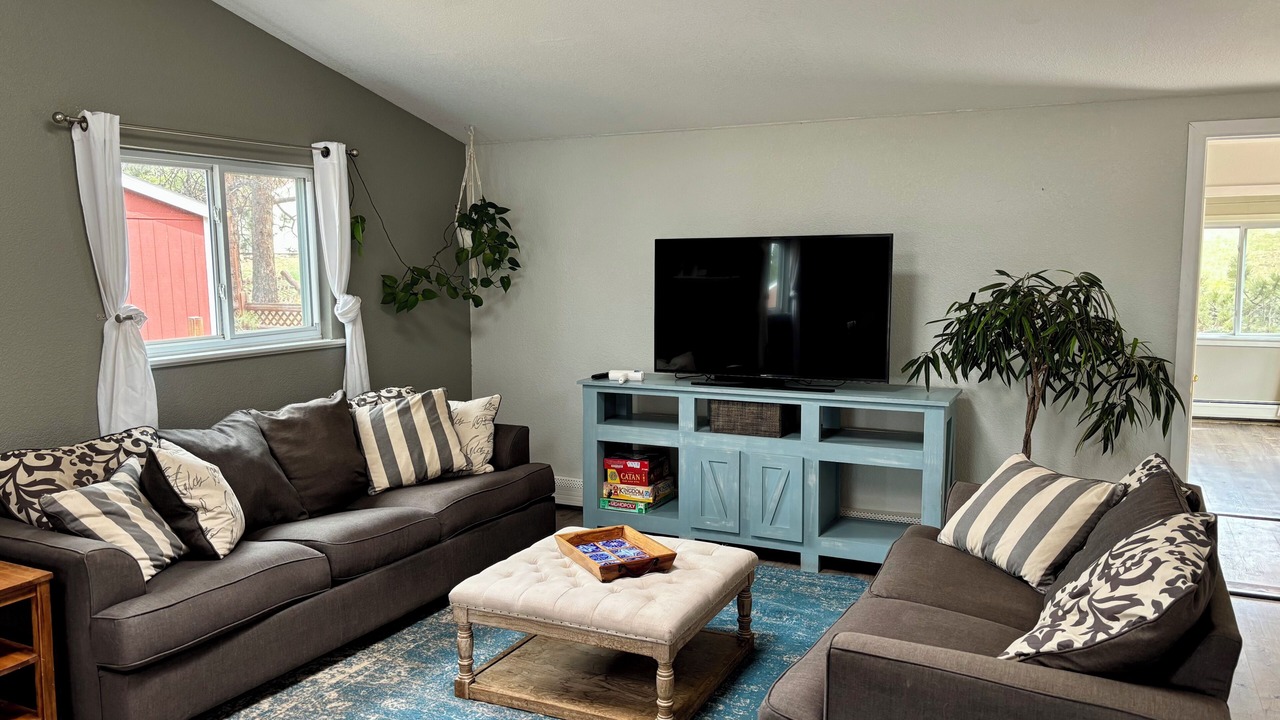 Photo of Livingroom in Evergreen Meadows