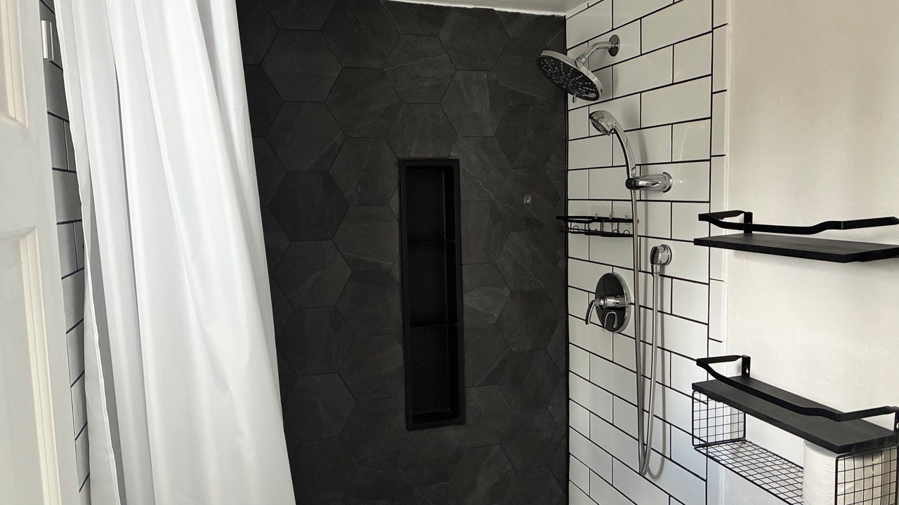 Photo of Bathroom in Evergreen Meadows