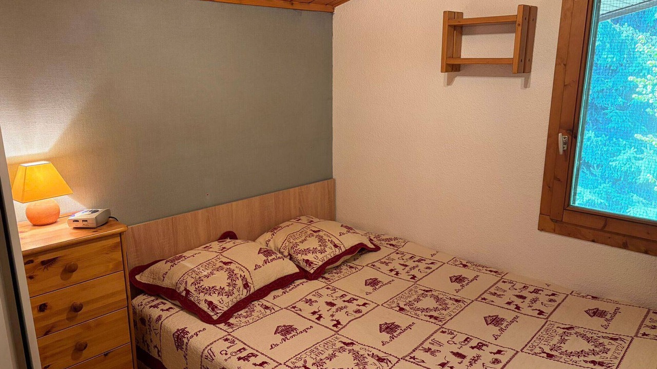 Photo of Bedroom in Demi-Quartier