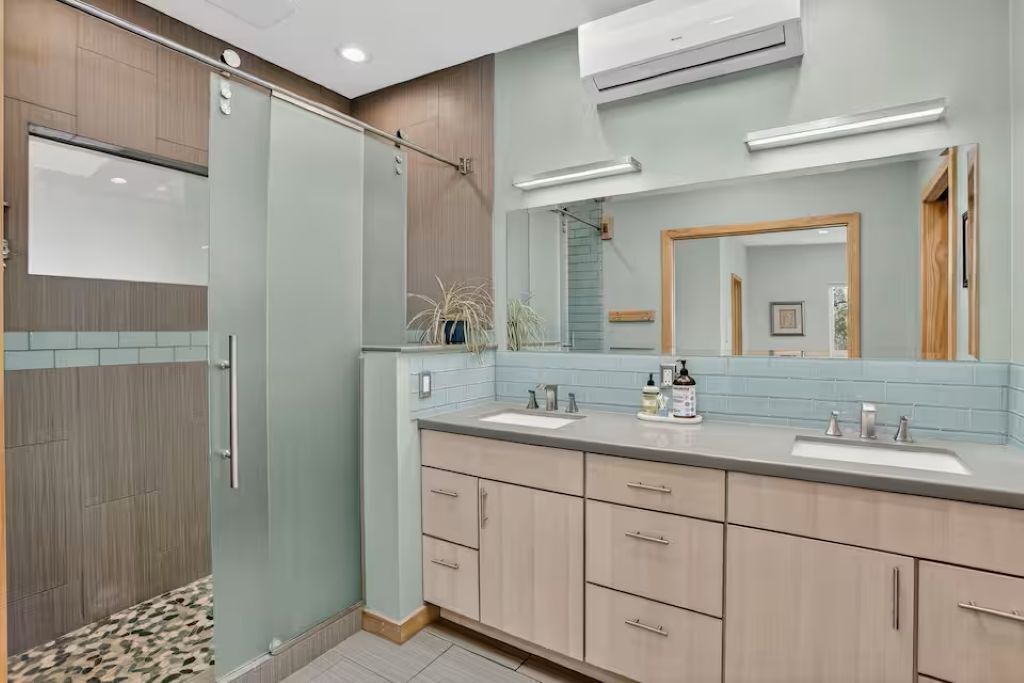 Photo of Bathroom in Martin Acres