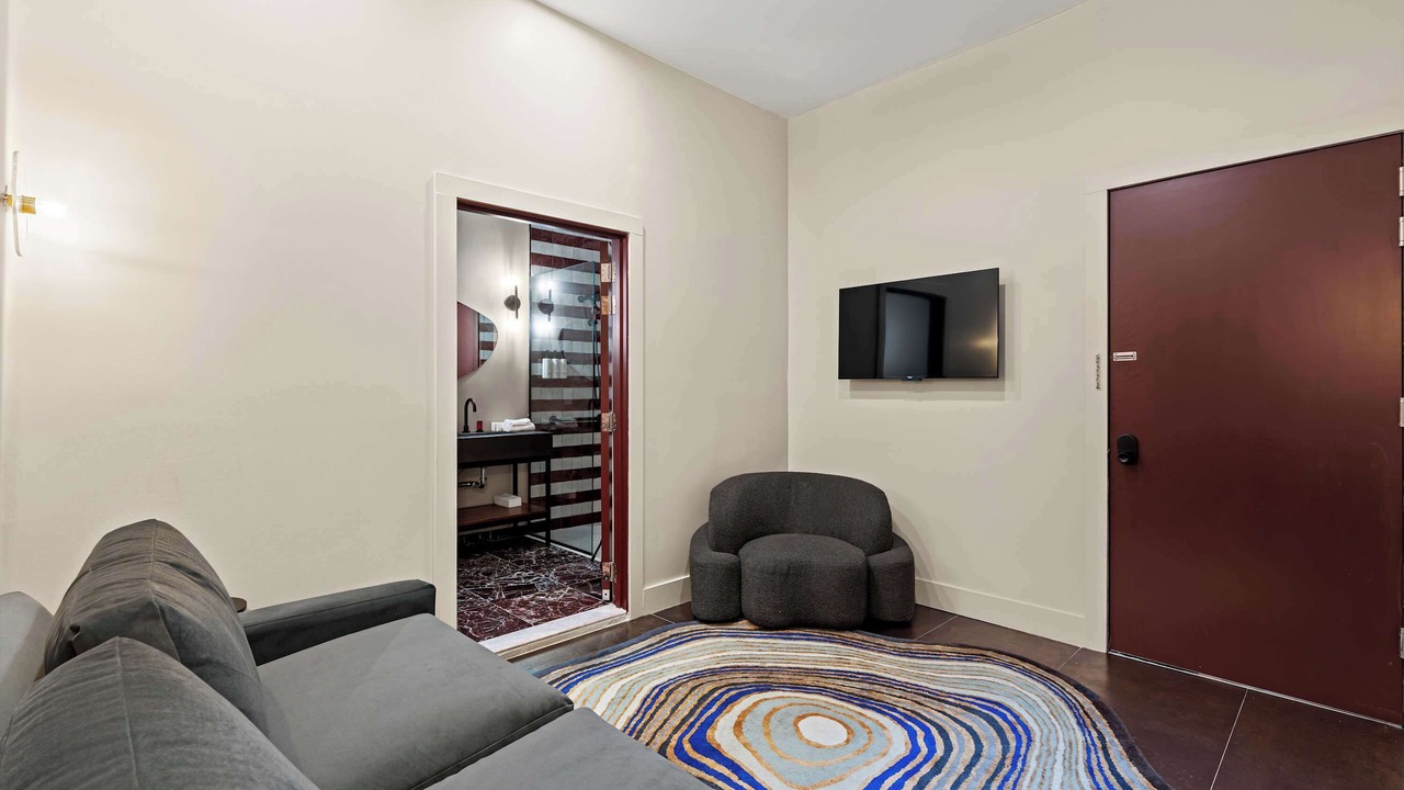 Photo of Livingroom in Midtown East