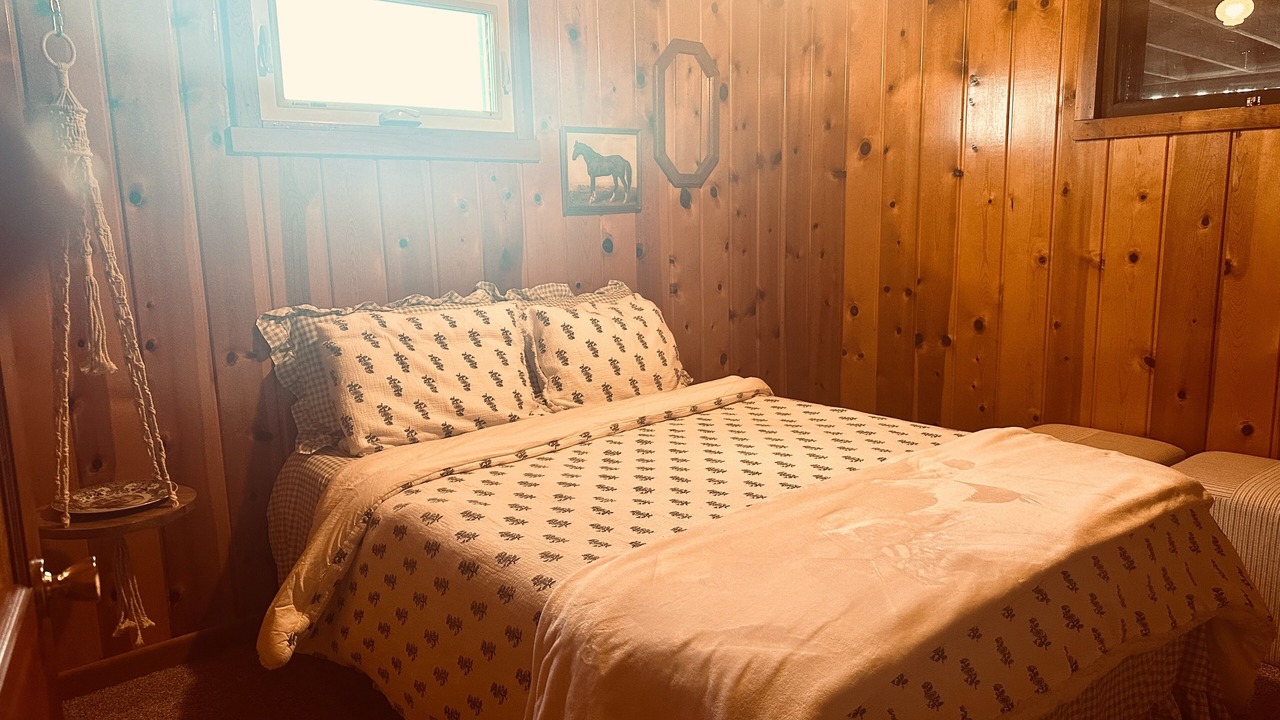 Photo of Bedroom in Larkspur