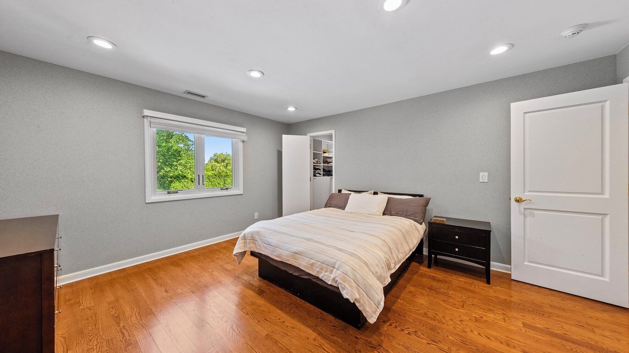 Photo of Bedroom in Cresskill