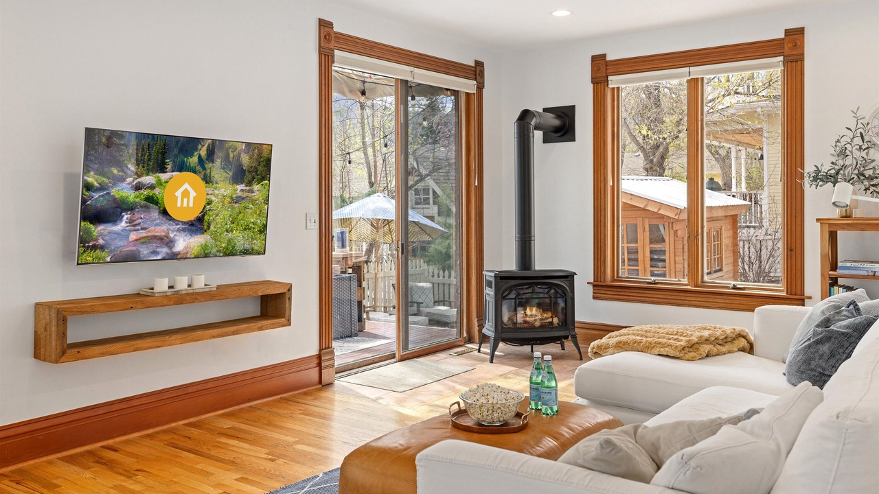 Photo of Livingroom in Whittier